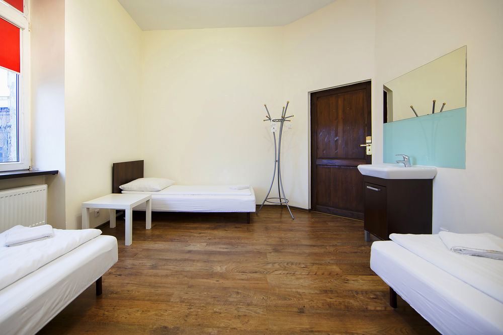 Boutique Hostel Лодзь Экстерьер фото