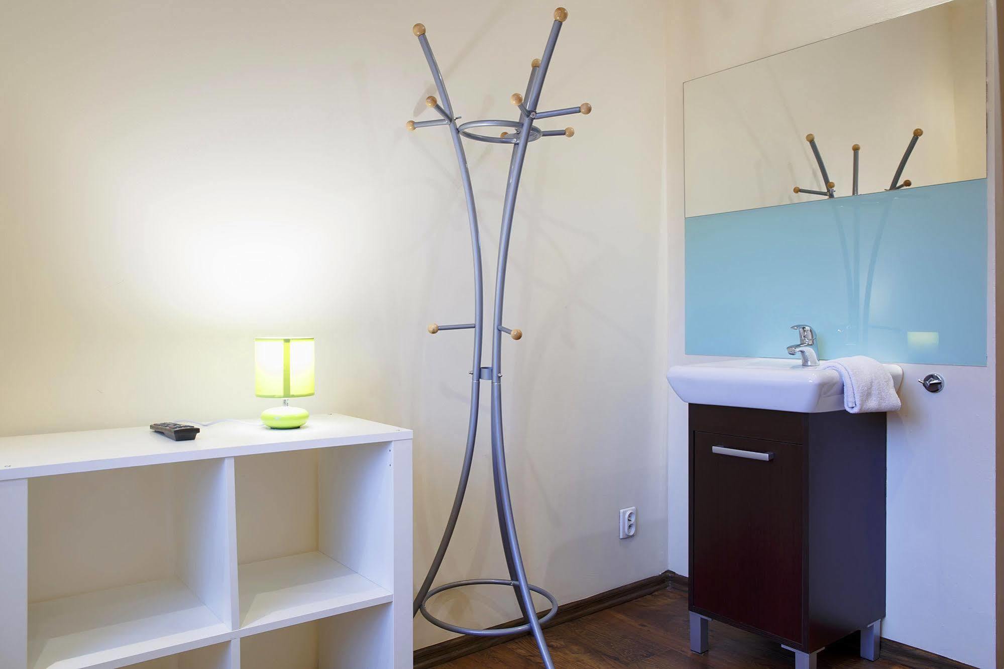 Boutique Hostel Лодзь Экстерьер фото