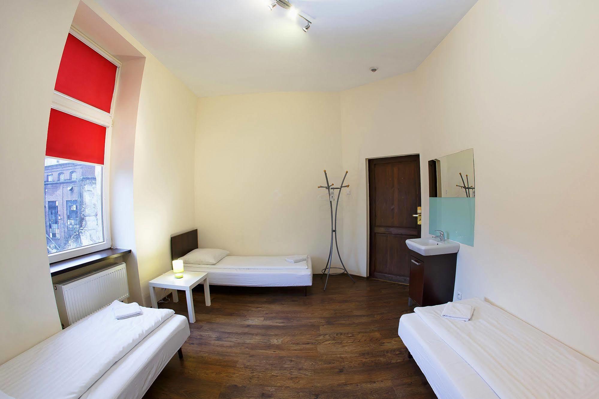 Boutique Hostel Лодзь Экстерьер фото