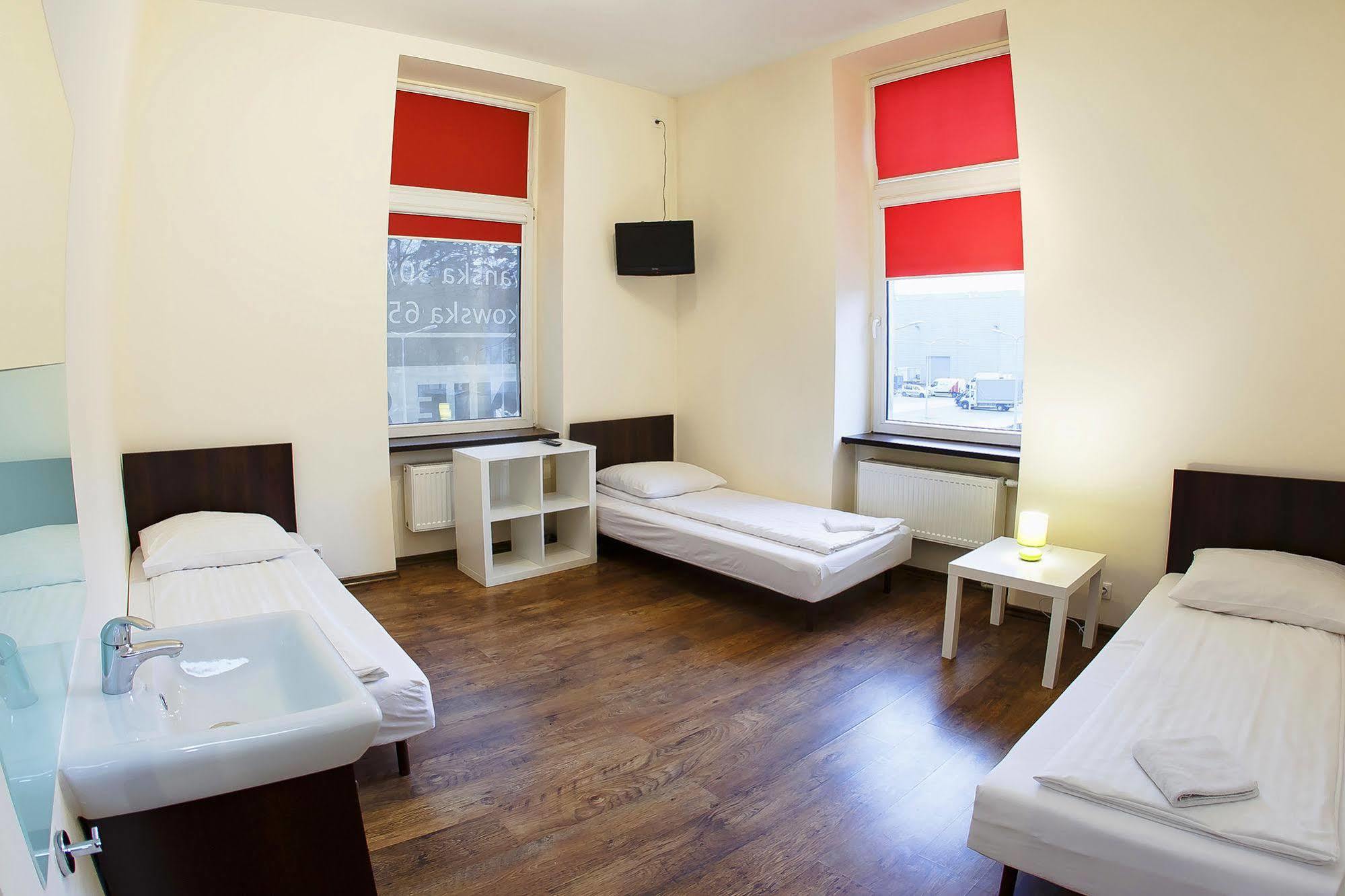 Boutique Hostel Лодзь Экстерьер фото