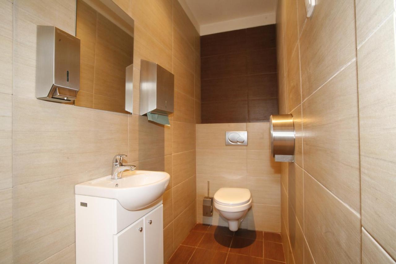 Boutique Hostel Лодзь Экстерьер фото
